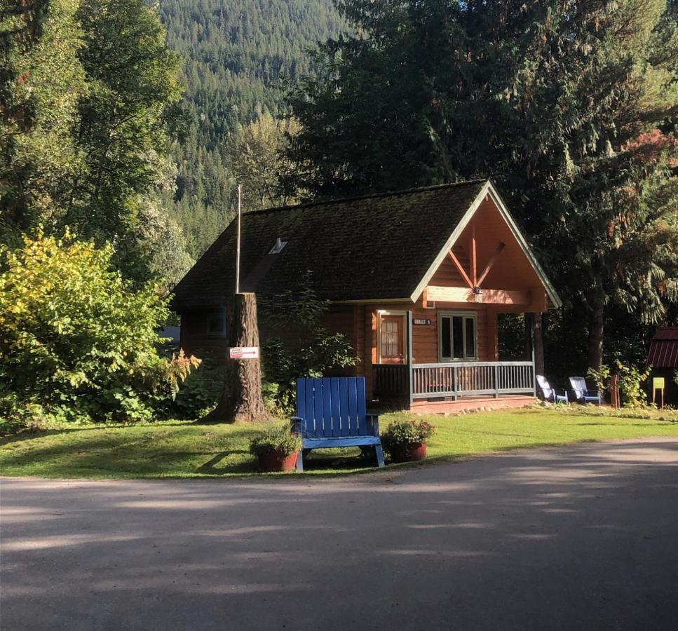 Revelstoke Rv & Cabin Resort מראה חיצוני תמונה