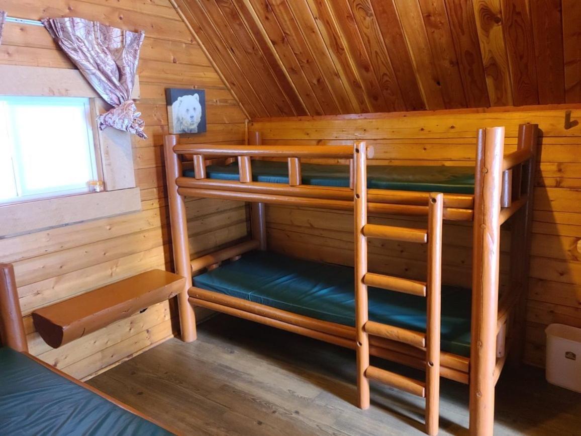 Revelstoke Rv & Cabin Resort מראה חיצוני תמונה