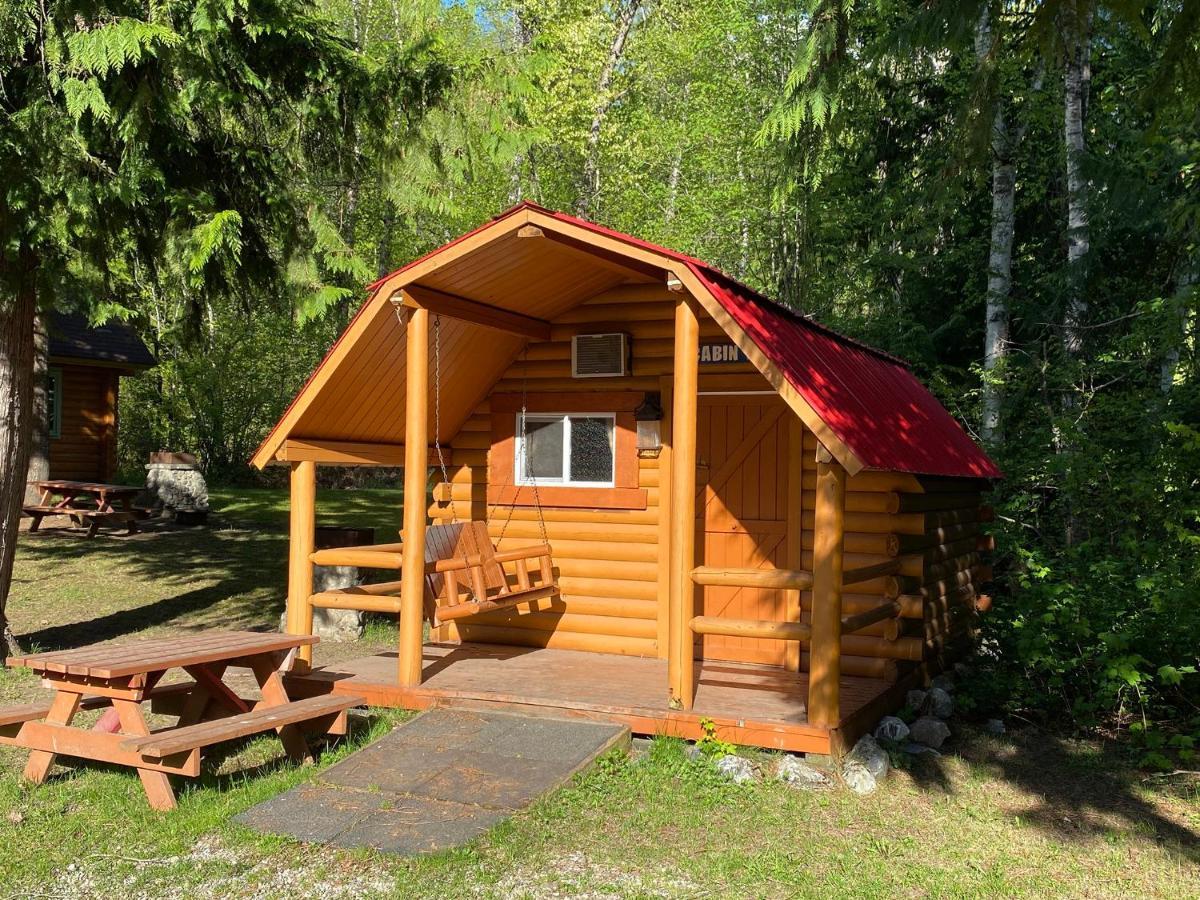 Revelstoke Rv & Cabin Resort מראה חיצוני תמונה